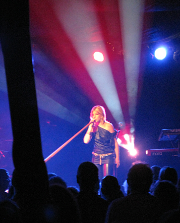 Eliana Burki (Alphorn)