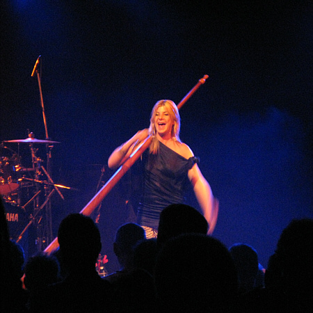 Eliana Burki (Alphorn)