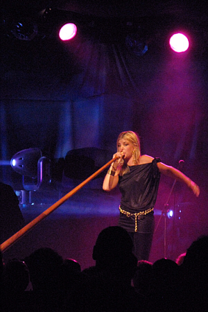 Eliana Burki (Alphorn)