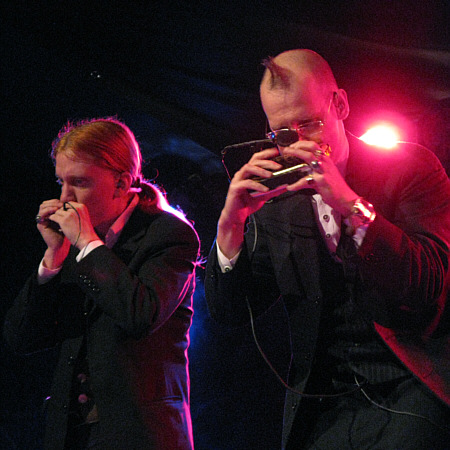 Eero Grundstr�m (chromatische Mundharmonika) und Jouko Kyh�l� (Harmonetta)